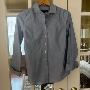 Ladies, banana republic blue dress shirt, Taylor fit size 2 French cuff sleeves